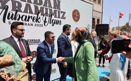 Belediye Başkanı Rasim Arı, Bayramlaşma Törenine Katıldı