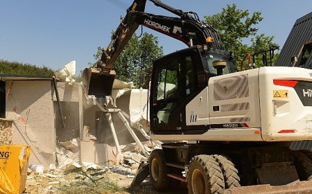 Hasanağa’da kaçak villalar yıkıldı