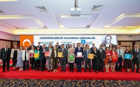 Başkan Zeyrek: “Zirvede ortaya çıkan fikirler, Manisa’nın geleceği için bir eylem rehberine dönüşecek”