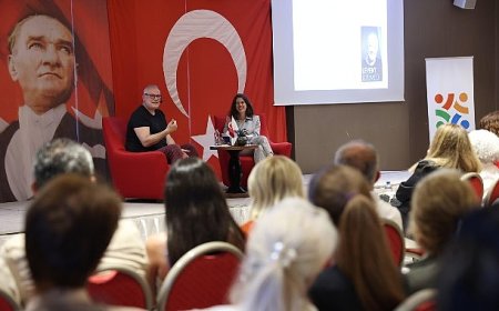 Levent Üzümcü, Çeşme’de ‘sanat ve yaşam’ üzerine konuştu