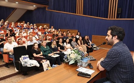 Oyuncu Uğur Uzunel, Marmarabirlik işçileriyle Rıfat Ilgaz’ı konuştu