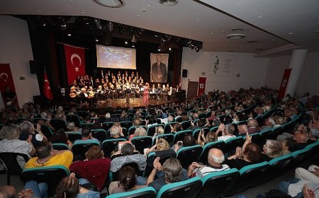 K​onaklılar yaza şarkılarla ‘​Merhaba’ dedi