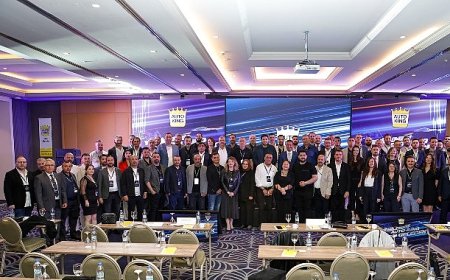 Auto King Oto Servis Bayi Toplantısında Gelecek Rotasını Belirledi
