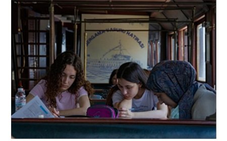 Bergama Vapuru gençler için demir attı: Rotamız Üniversite