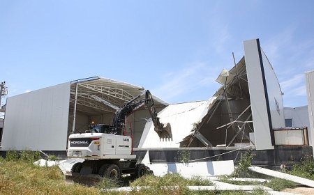 Yaylacık’ta kaçak depo yıkıldı