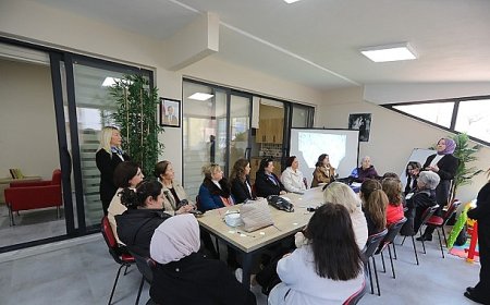Bayraklı’da kadınlar danışma merkezi atölyelerinde buluşuyor
