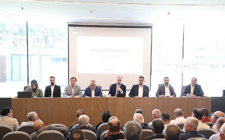 İnegöl Belediyesi’nde Muhtarlarla İstişare Toplantısı