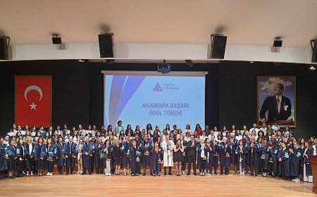 Prof. Dr. Mehmet Durman:  “Öğrencinin Başarısını Görünür Kılmak, Sürdürülebilir Öğrenmenin Temeli!”