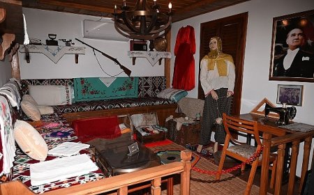 Başkan Topaloğlu’ndan Ramazan Kar’a plaket