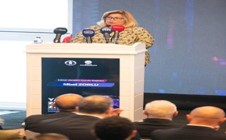 Başkan Tugay, Yapay Zekâ Zirvesi’nde konuştu