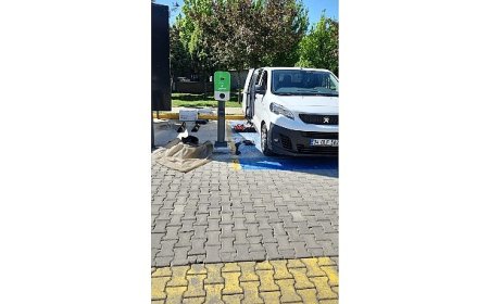 Kartepe’de Çevreci Ulaşım İçin Şarj İstasyonları Hizmete Açıldı