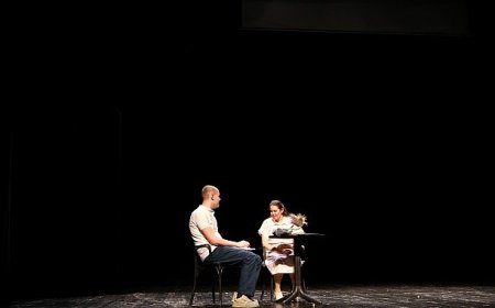 Özel bireyler tiyatro oyununda hünerlerini sergiledi