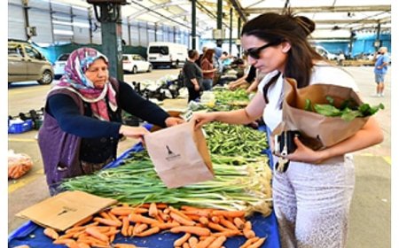 İzmir Büyükşehir Belediyesi 15 yıldır organik tarımla çiftçiyi ayakta tutuyor