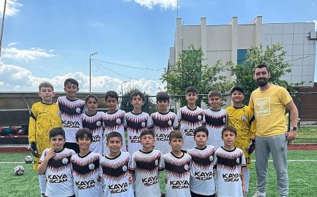 Şampiyon Burhaniye Belediyespor U-11