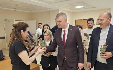 Başkan Sezer’den Hemşirelere Sürpriz Kutlama