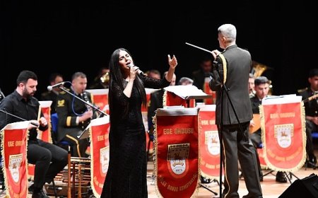 Ege Üniversitesinde Türk Halk Müziği Konseri