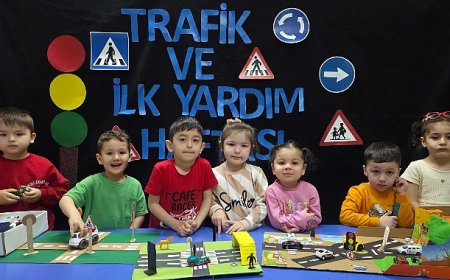 Trafik kurallarını eğlenerek öğrendiler