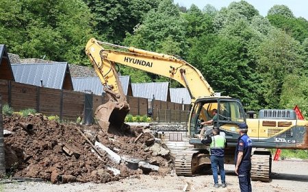 Kartepe’de Kaçak Bungalovlar Yıkıldı