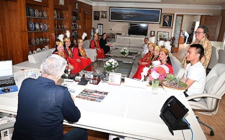 Raykhon Dans Grubu’ndan Başkan Topaloğlu’na ziyaret