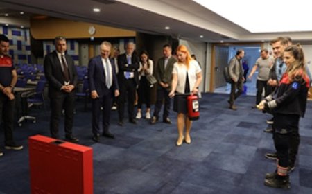 İzmir’de turizm işletmeleri afet güvenliği için toplandı