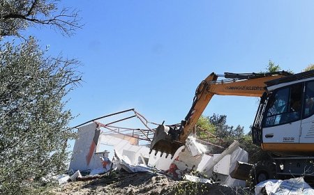25 kaçak yapı yıkıldı