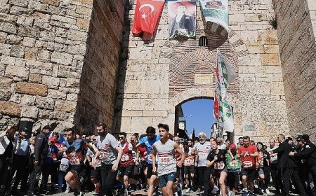 Uluslararası Osmangazi Tarihi Kent Koşusu coşkusu yaşandı