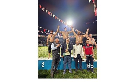 Kemer Belediye güreşçisi üçüncü oldu