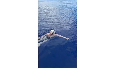 Aysu Türkoğlu Kaiwi Kanalı’nı başarıyla geçti