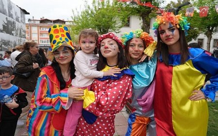 Saray’da çocuklar eğlenceye doydu