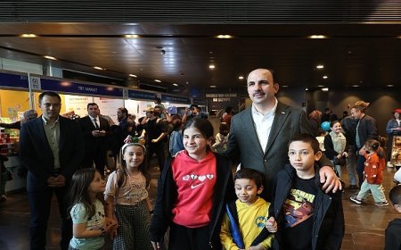 Başkan Altay Çocuk Kitap Günleri’nin Son Gününde Çocukların Coşkusuna Ortak Oldu