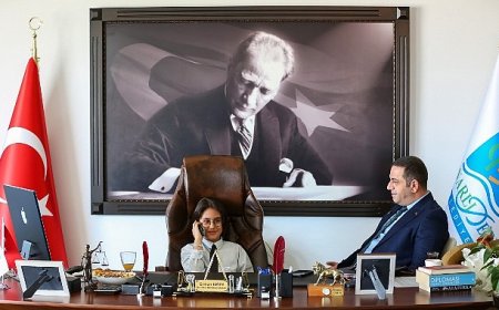 Narlıdere’de, Başkan Erman Uzun koltuğu Boran’a devretti