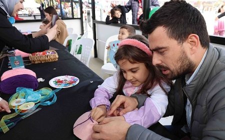 KO-MEK’te 23 Nisan coşkusu renkli şapkalara yansıdı