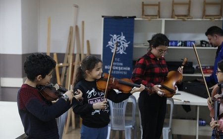 Geleceğin keman virtüözleri Aydın Büyükşehir Belediyesi’nin kurslarında yetişiyor