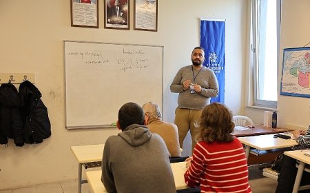 Başkan Çerçioğlu’nun Çalışmaları ile Her Yaştan Aydınlı İngilizce Öğreniyor