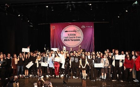 Liseli gençler müzik yeteneklerini sergiledi