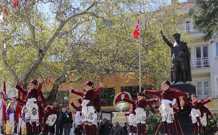 Atatürk’ün Burhaniye’ye gelişinin 91. yıl dönümü törenle kutlandı