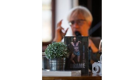 “çağdaş oyunda absürt komedi yazarlığı” atölyesi başvuruları başlıyor