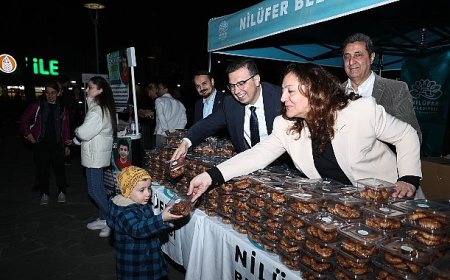 Nilüfer Belediyesi’nden Kadir Gecesi’nden kandil simidi ikramı