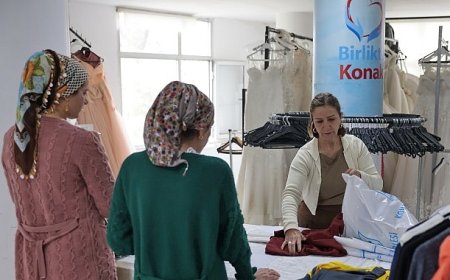 Konak’ın ‘dayanışma marketi’nde bayram yoğunluğu