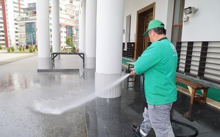 Canik’te Camilerde Bayram Temizliği