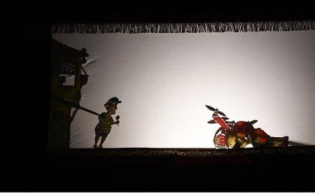 Karagöz’ün uzay yolculuğu perdeye yansıdı