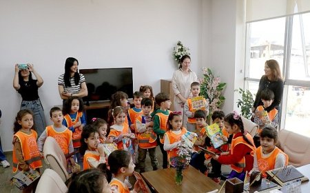 Minik Öğrencilerden Başkan Özel’e Ziyaret