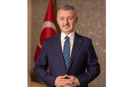 Kocaeli Büyükşehir Belediye Başkanı Doç.Dr.Tahir Büyükakın, 14 Mart  Tıp Bayramı dolayısıyla bir mesaj yayınladı