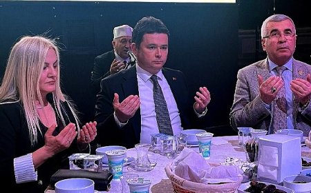 Başkan Aydın muhtarlar ve meclis üyelerine iftar verdi