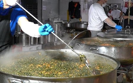 İzmir’de Dayanışma Noktalarında ramazan bereketi