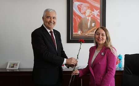 Başkan Türkmen’den anlamlı 8 mart kutlaması