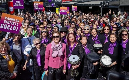 Kadınlar seslerini Konak’tan duyurdu