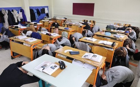 Deprem Haftası’nda öğrenciler olası afetlere karşı deneyim kazandı;  Büyükşehir, öğrencilere afet bilinci aşılıyor