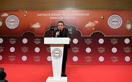 Başkan Muhittin Böcek AESOB’un geleneksel iftar yemeğine katıldı