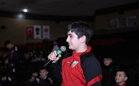 Keçiören’de Genç Sporcular İçin “Sağlıklı Zihin, Güçlü Beden” Sempozyumu